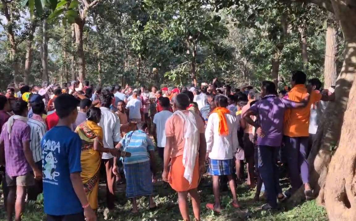 वन भूमि विवाद में पथराव और लाठीचार्ज, जनपद सदस्य सहित कई घायल...