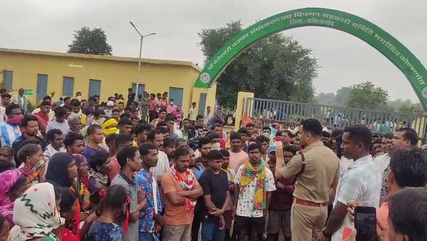 कोण्डागांव: ग्रामीणों ने मक्का प्रसंस्करण प्लांट का किया घेराव, बदबू व प्रदूषण पर जताई नाराज़गी
