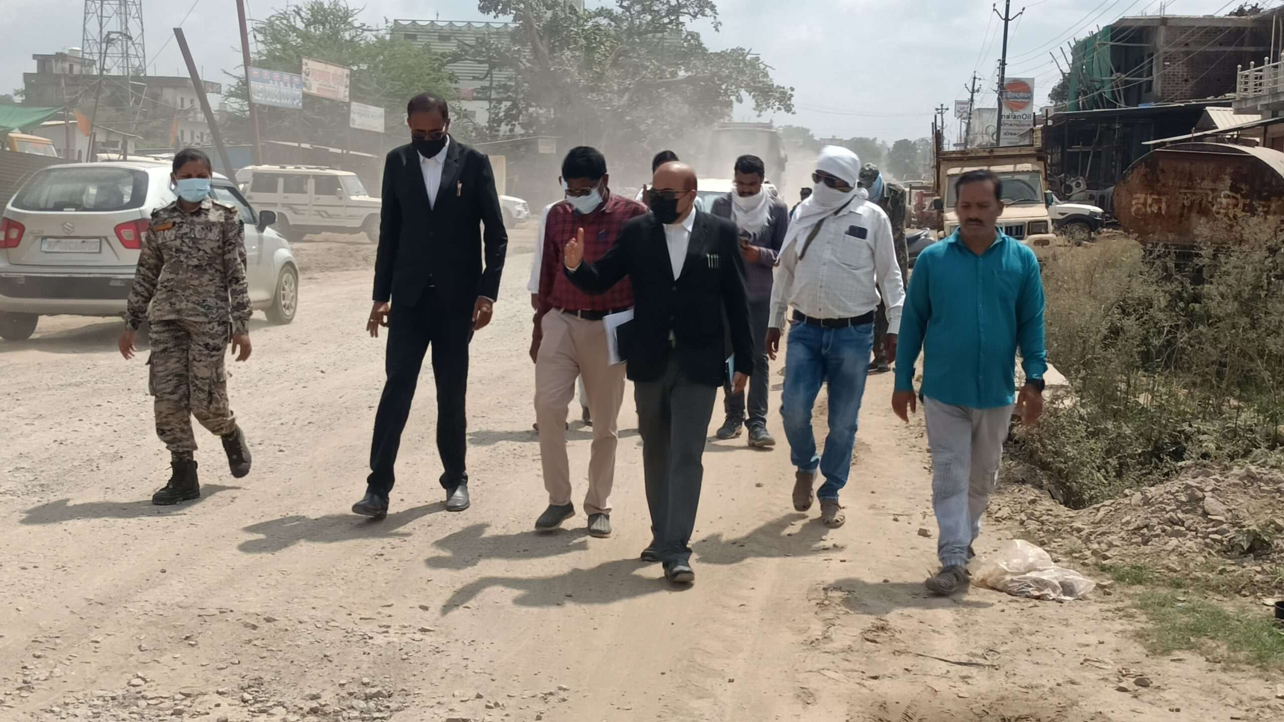 केशकाल की जर्जर सड़क पर अदालत सख्त, अधिवक्ताओं की टीम ने किया निरक्षण, सौपेंगा प्रतिवेदन