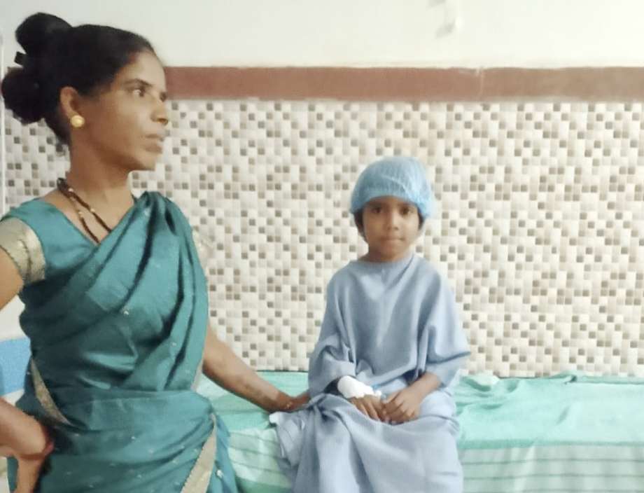 मेरी बेटी को बचा दो साहब… यह कहना है सिकलिन पीड़ित बालिका के परिजनों का