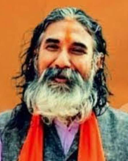 हिर्री गांव पहुंचे सांसद भोजराज नाग, ठेकेदार पर जमकर बरसे – वीडियो वायरल..