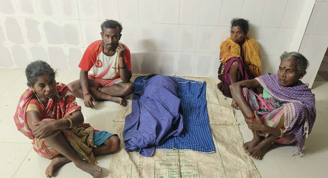 आंगनबाड़ी कार्यकर्ता एवं सहायिका बर्खास्त,पर्यवेक्षक निलंबित