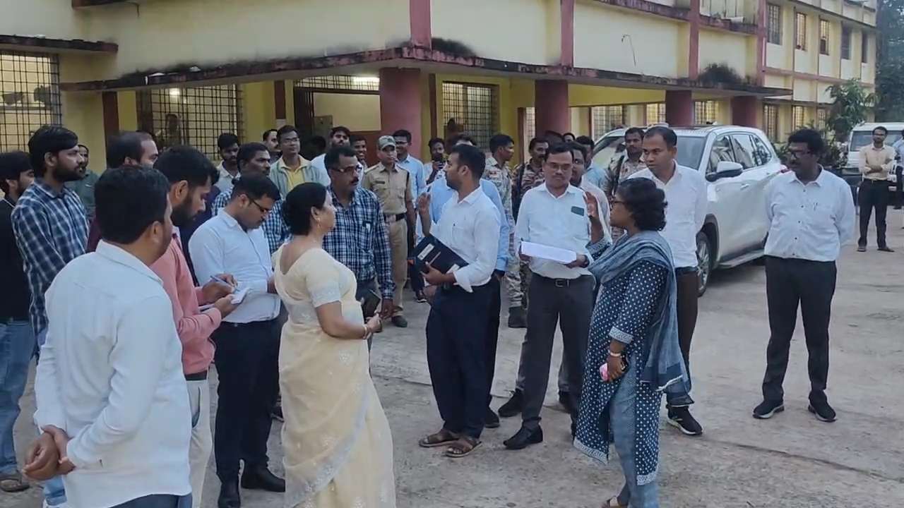 कोण्डागांव : आदिवासी छात्र की आत्महत्या — कलेक्टर ने किया निरीक्षण कर की बैठक, जांच टीम गठित