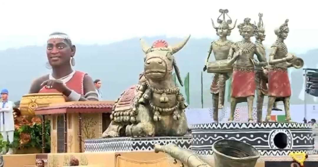 गुजरात की धरती पर बस्तर का सम्मान — एकता परेड में छत्तीसगढ़ की झांकी ने दिखाया विकास का नया मॉडल..