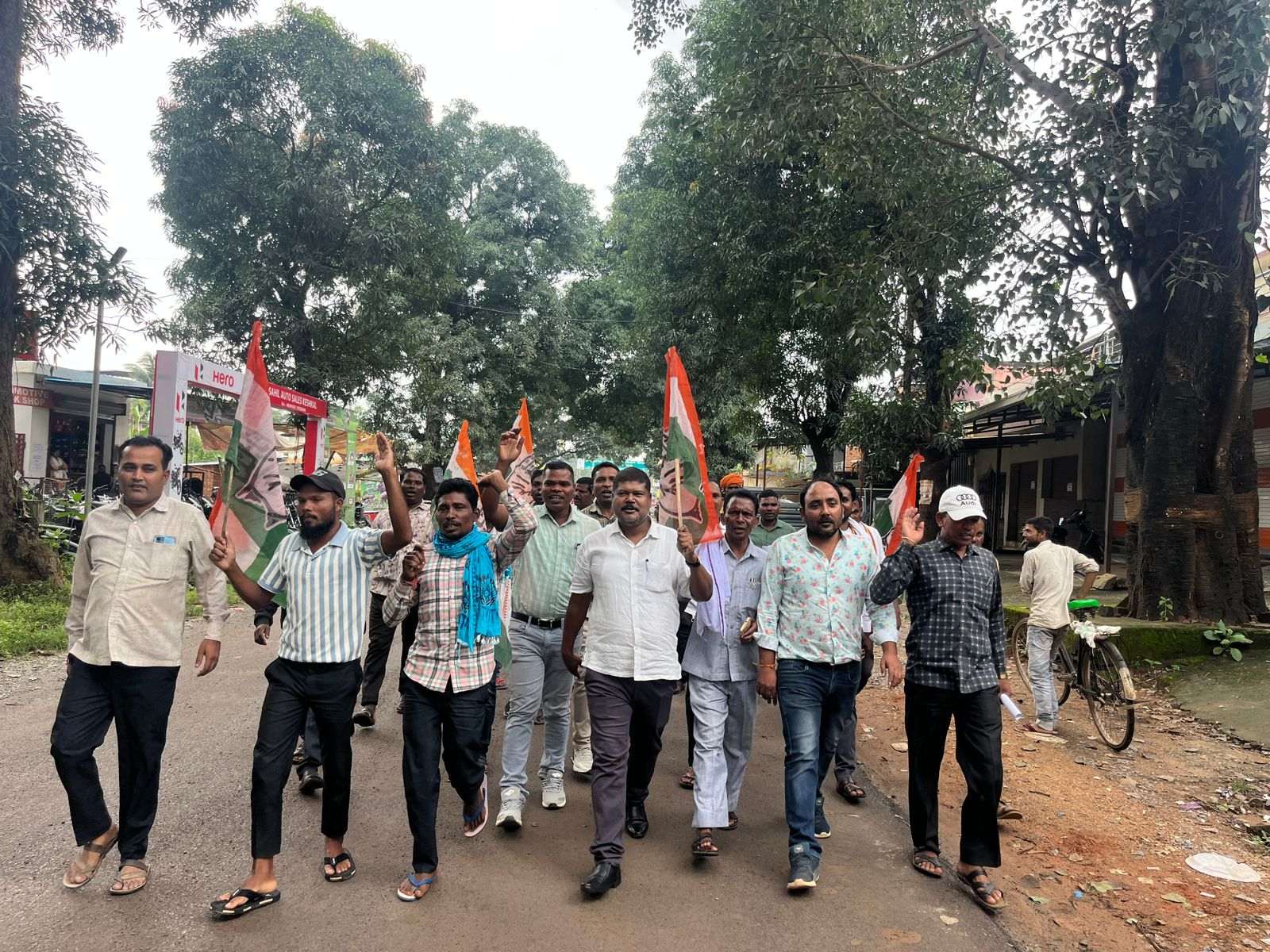 बिजली बिल वृद्धि के विरोध में कांग्रेस का बिजली ऑफिस घेराव..