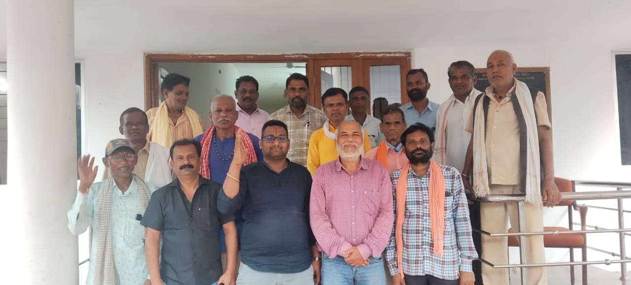 सर्वपिछड़ा वर्ग समाज की जिला स्तरीय बैठक सम्पन्न