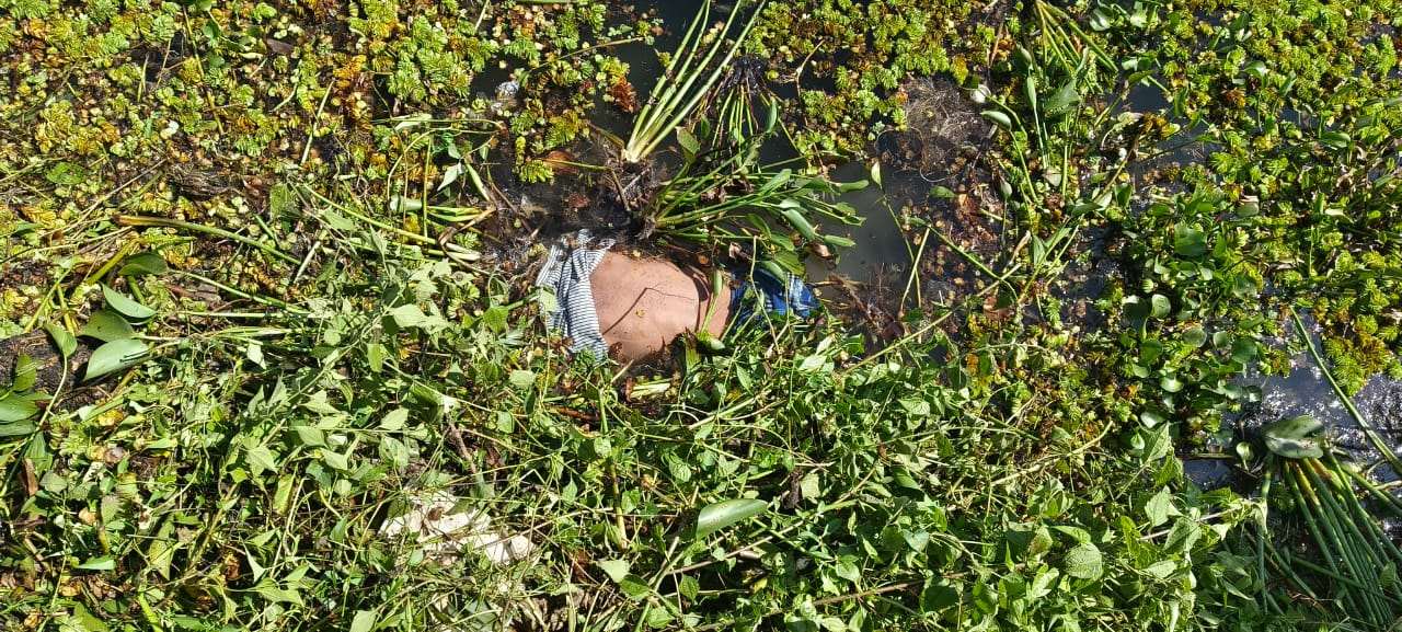 बंधा तालाब में अधेड़ व्यक्ति की लाश मिलने से क्षेत्र में सनसनी, सिटी कोतवाली पुलिस कर रही घटना की जांच..