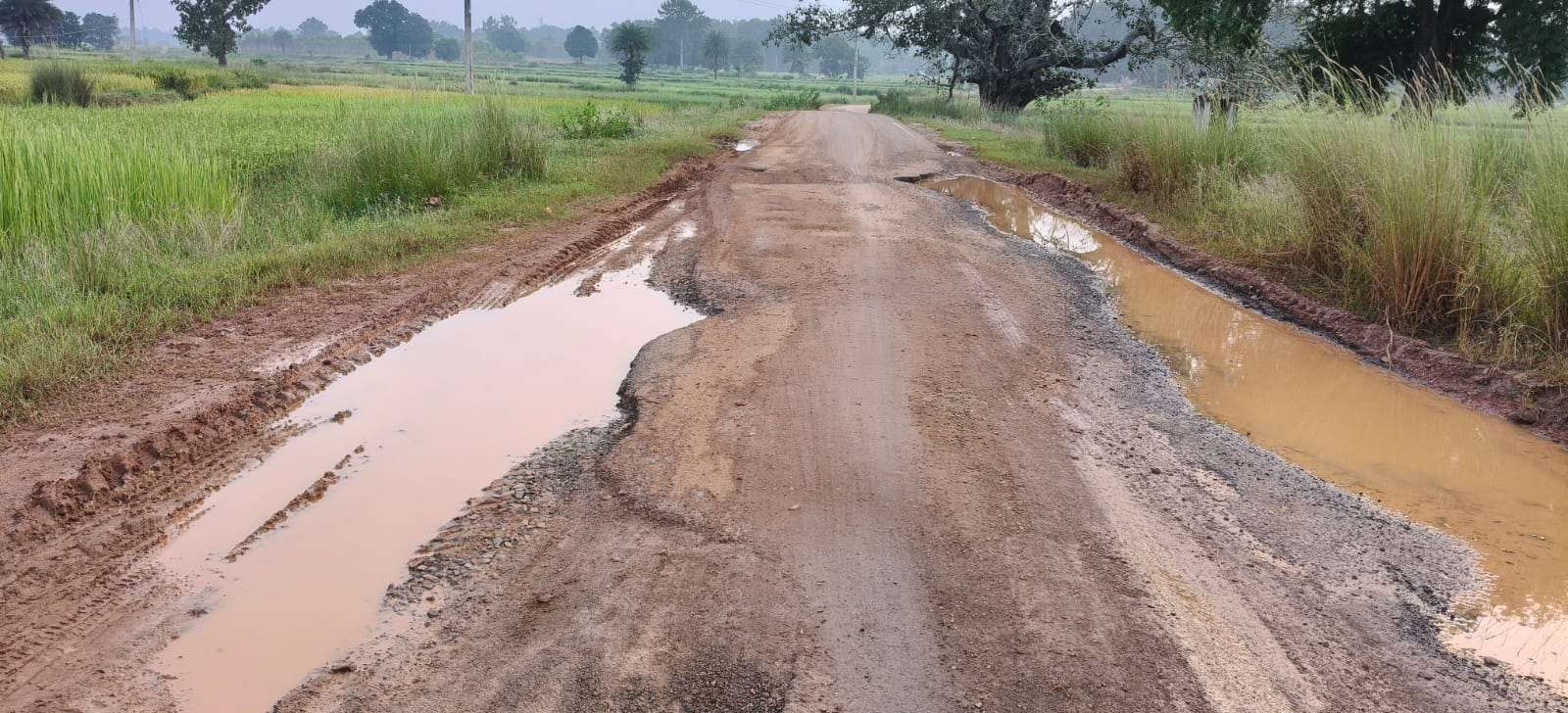 केशकाल शहर से गुजरने वाली स-30 के साथ अब बड़ेराजपुर क्षेत्र की सड़कें भी बदहाल
