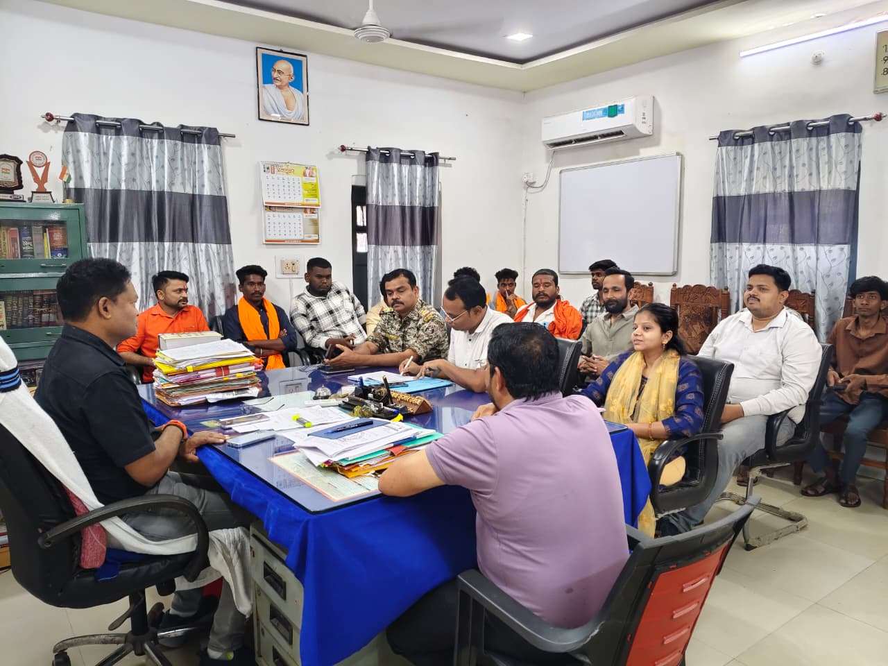 आवारा पशुओं के प्रबंधन हेतु बैठक संपन्न..