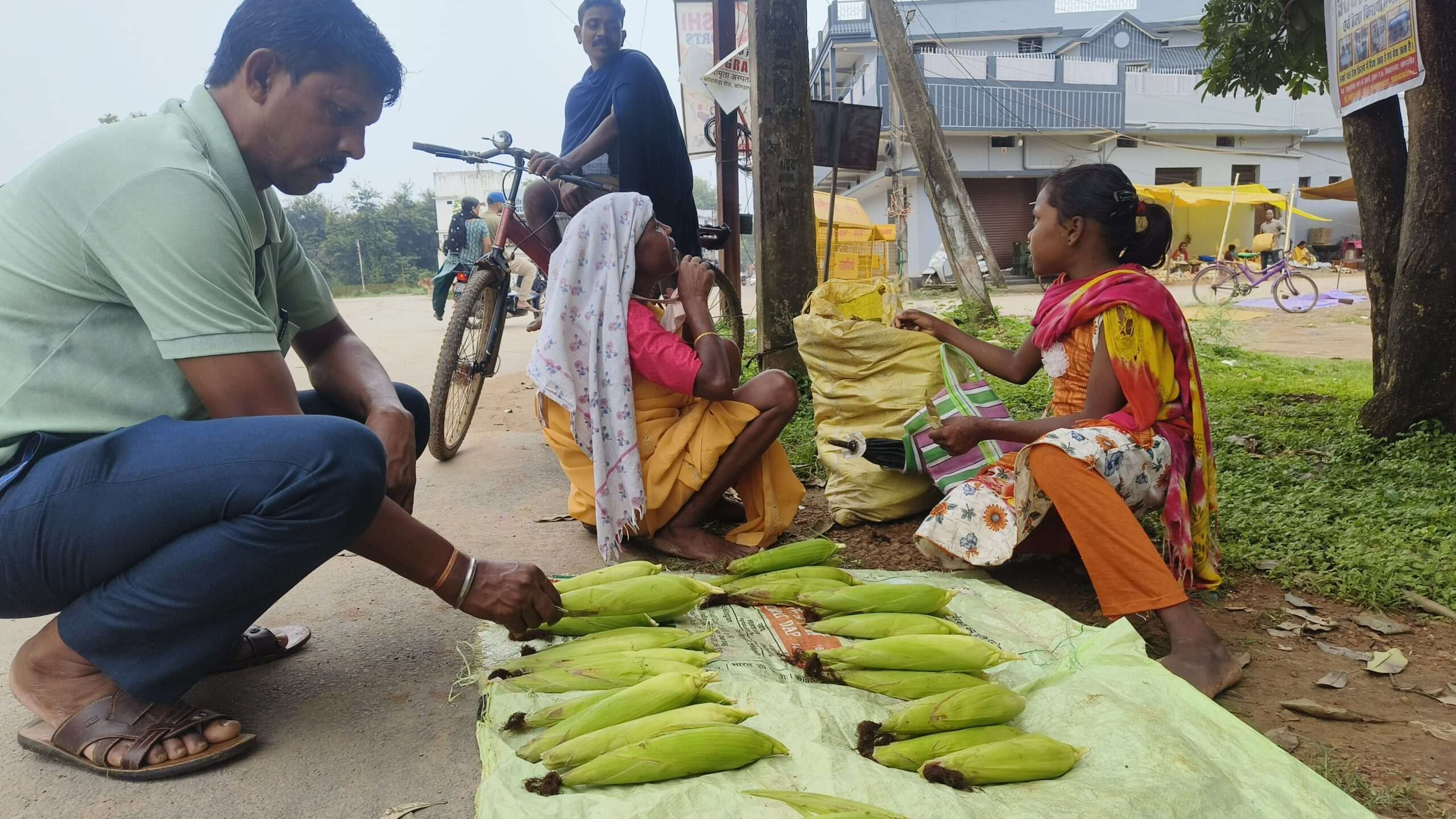खामोशी में सशक्तिकरण :   महिलाएँ और सरकार की वाहवाही...