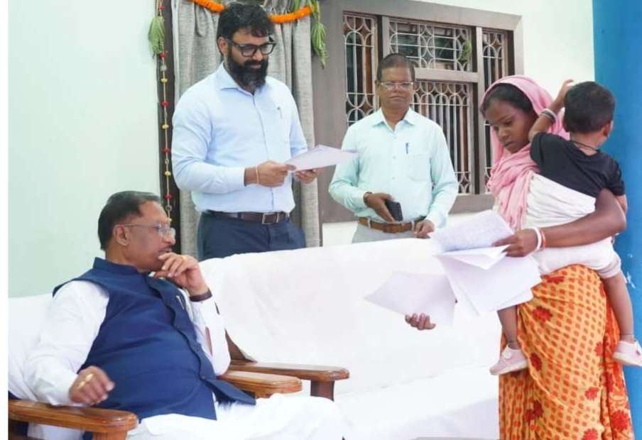 मुख्यमंत्री विष्णु देव साय ने बगिया में सुनी आम जनता की समस्याएं..