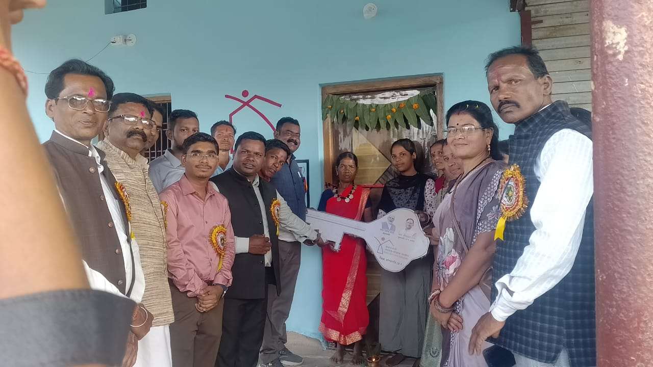 बड़ेराजपुर में 1010 प्रधानमंत्री आवासों का हुआ गृह प्रवेश