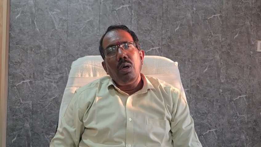सीएमएचओ R K सिंह पर महिला कर्मचारी से छेड़छाड़ के गंभीर आरोप…