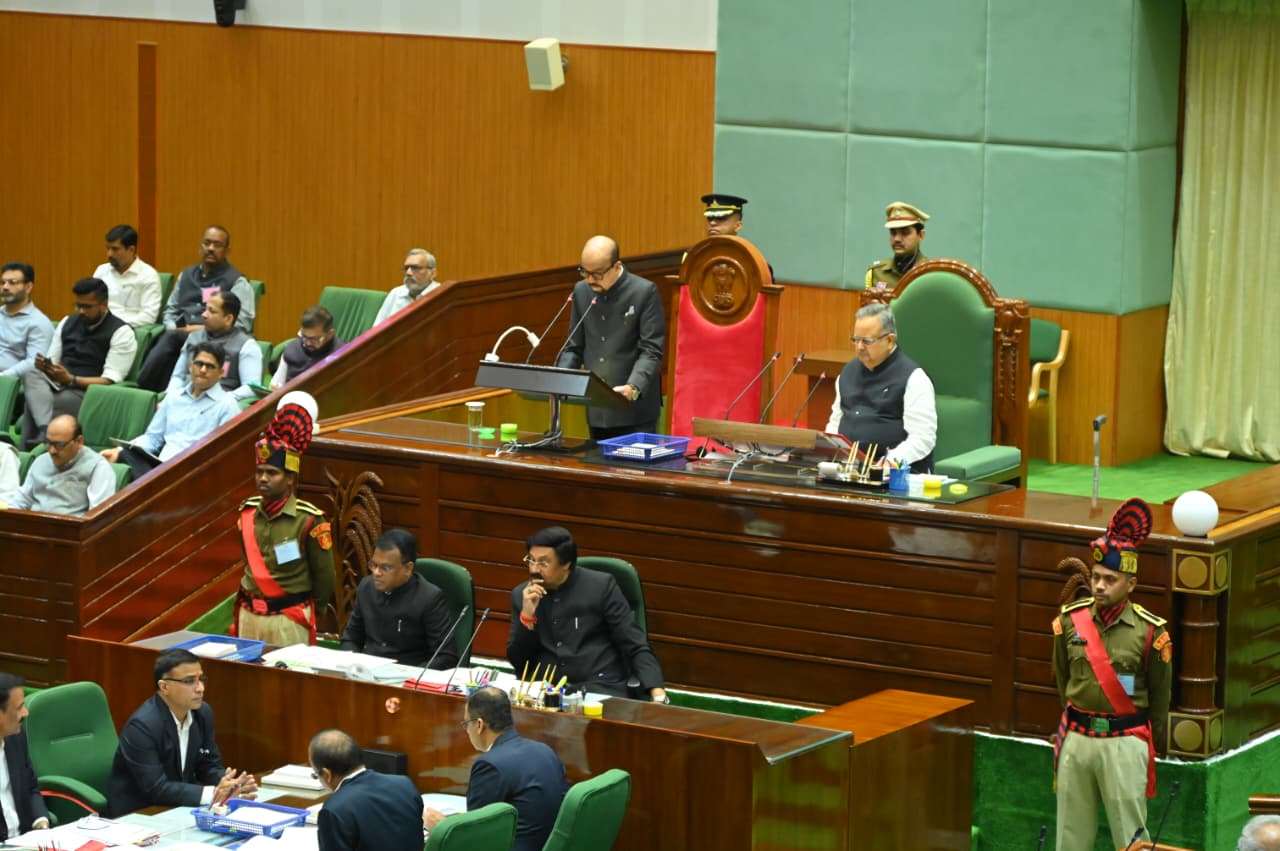 राज्यपाल  रमेन डेका ने छत्तीसगढ की 6 वीं विधानसभा के अष्टम् सत्र को संबोधित किया