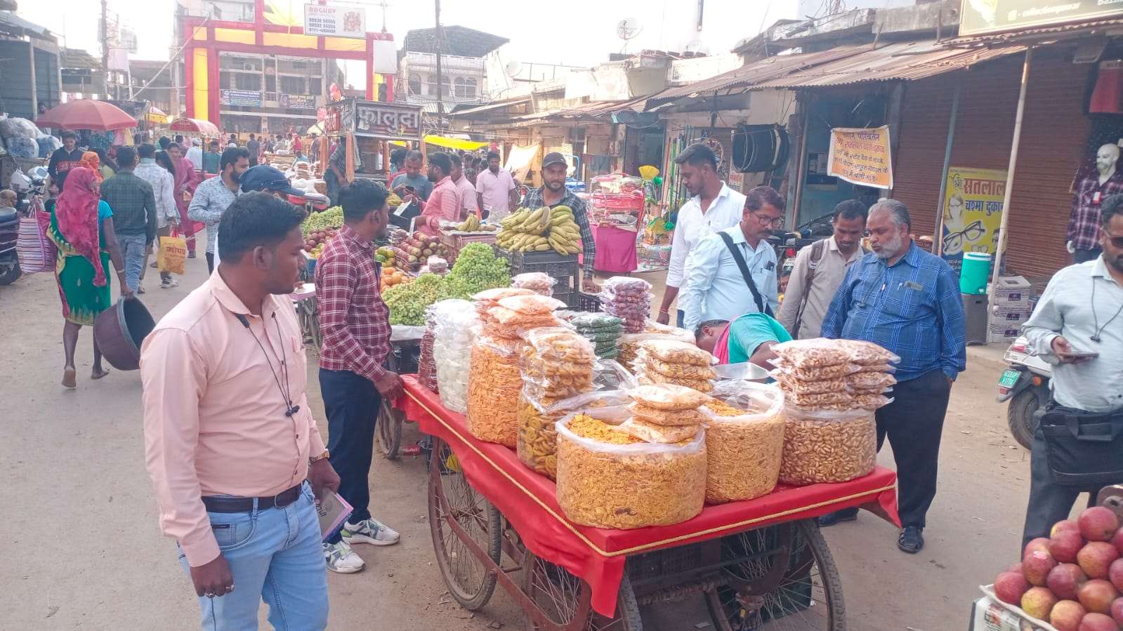 नगर पालिका की कार्रवाई, 50 किलो पॉलिथिन जब्त